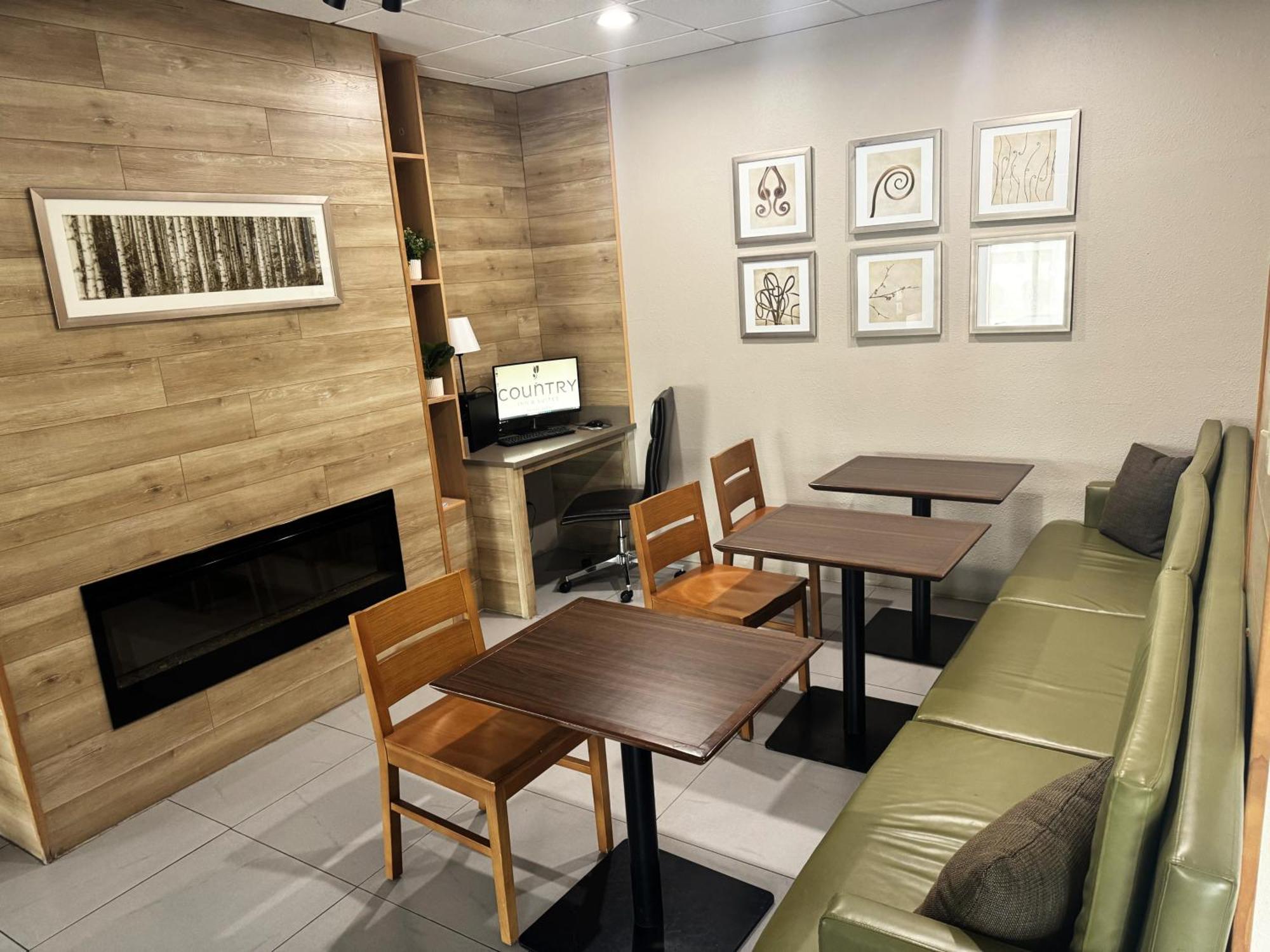 Country Inn & Suites By Radisson, Midway - Tallahassee West Eksteriør billede